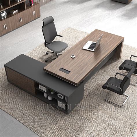 China Modern Design Luxury Office Table Executive Desk Wooden Furniture