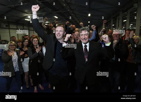 Sinn Féin Kandidaten Chris Hazzard Links South Down Und Mickey Brady Newry Und Armagh Wahl