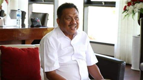 Spesifikasi toyota crown 2.5 hv g executive, mobil dinas baru menteri jokowi). Resuffle Kabinet, Olly Dondokambey Peluang Jadi Menteri ...