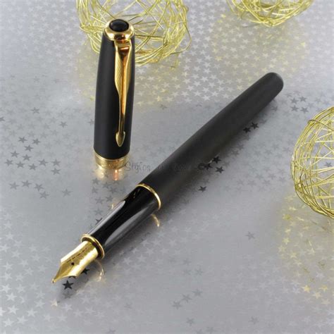 La parker pen company a été fondée en 1888 par l'inventeur et industriel george safford parker à janesville, dans le wisconsin. Stylo Plume Parker® Sonnet Noir Mat CT sur Stylos En Ligne