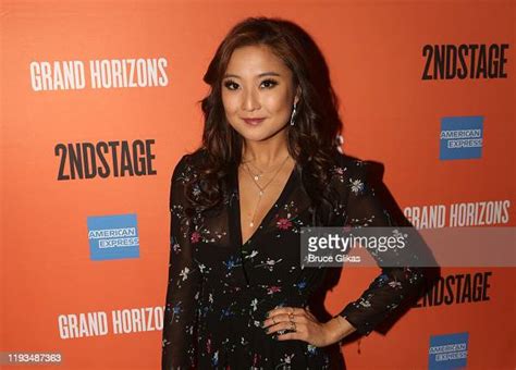Ashley Park Attends A Meet And Greet For Second Stage Theaters Foto
