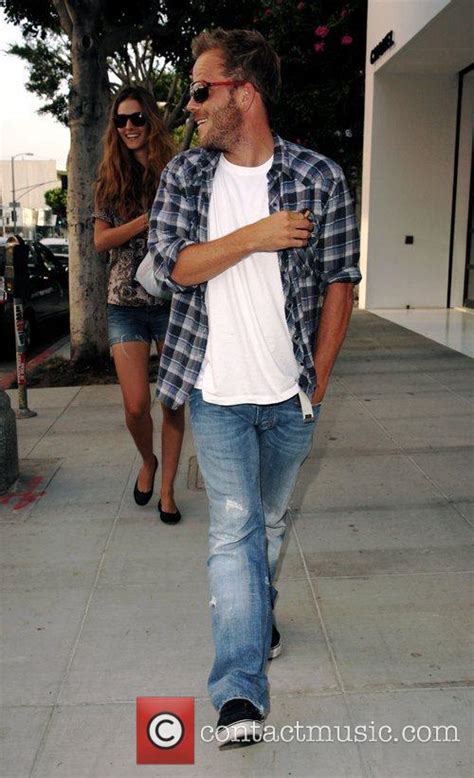 Stephen Dorff Walking On Robertson Boulevard After Having Lunch With