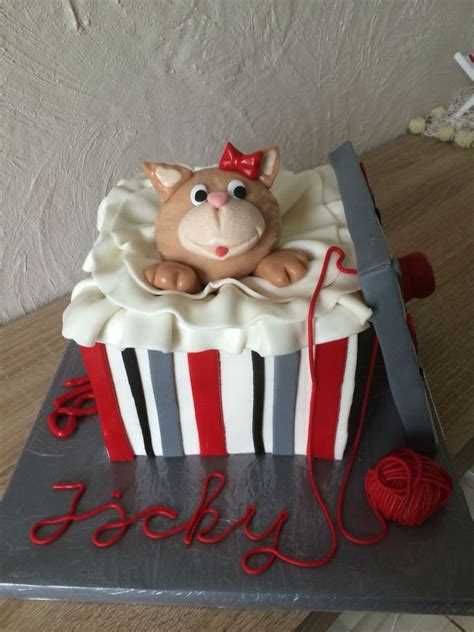 Jetzt ausprobieren mit ♥ chefkoch.de ♥. Cake Birthday Cat in the box Fondant Kuchen Katze als ...