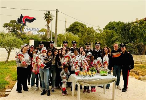 I Carabinieri Di Priolo Donano Uova Di Pasqua Ai Piccoli Della Casa