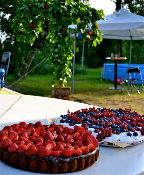 Midsommar är min absoluta favorit högtid! Midsommar. | Mat, Midsommar, Sverige