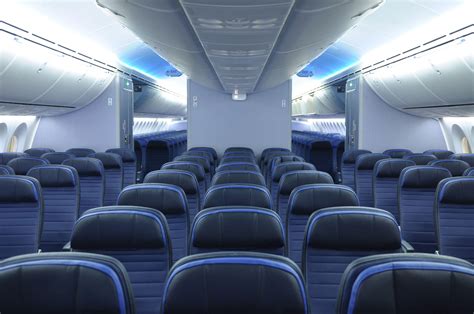 Man Gets Entire Plane To Himself After Hour Delay Iheart