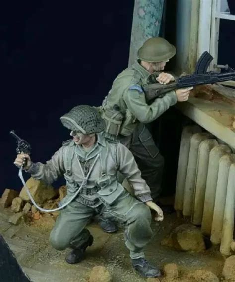 135 Resin Figure Model Kit British Soldiers Action War Infantry Wwii
