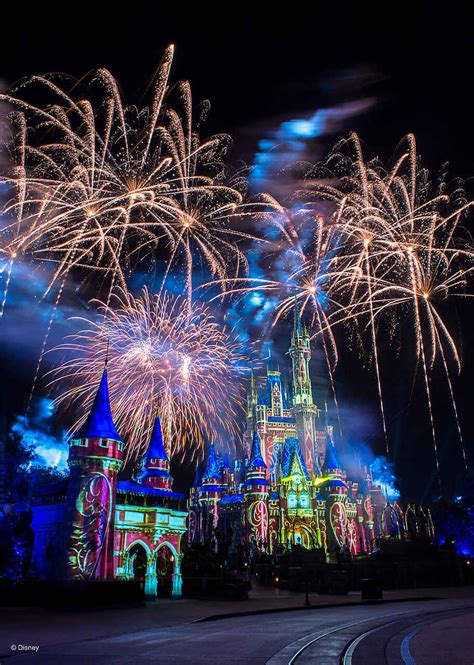 The my disney experience app is an easy way to simpilfy your disney world vacation (itinarary, fastpass what is the my disney experience app? Finally, FREE Disney Fireworks Backgrounds That Don't Have ...