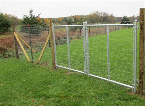 Woven Wire Farm Fence With Smooth Wire And Double Drive Farm Gates Fence Landscaping Rustic