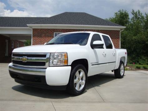 Sell Used 2007 Chevrolet Silverado 1500 Lt Crew Cab Pickup 4 Door 53l