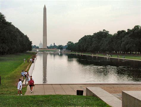 Il grande obelisco di marmo, costruito nel 1848 per commemorare george washington, era stato danneggiato. National Mall - Wikipedia