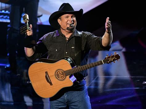 Garth Brooks Net Worth Is Off The Country Charts Work Money