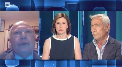 Serve tempo per eventuali positivi nel napoli. Massimo Galli e l'attacco ai medici che non sono virologi