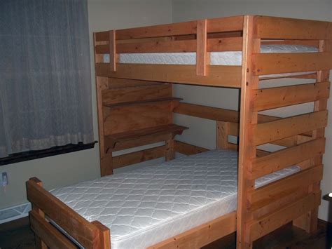 Made from 14 8′ 2×4's, 4 8′ 2×6's and 2 sheets of osb plywood. Easy & Simple: Guide L shaped bunk beds plans free