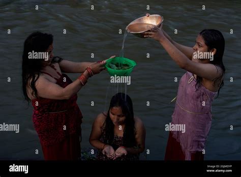 Kathmandu Nepal 11th Sep 2021 Nepalese Hindu Women Take A Ritual Bath During Rishi Panchami