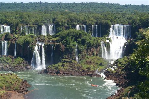 P0001200 Argentina Iguazu Falls Shields Around The World
