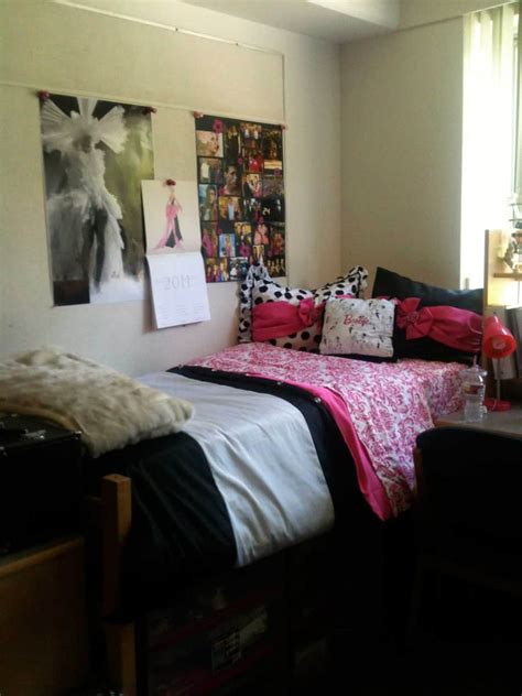 See more ideas about college girls, sorority recruitment outfits, sorority outfits. My Freshman Housing Experience- New/North - Viterbi Voices