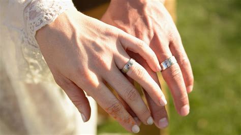 why millennials aren t getting married mpr news