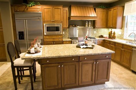 Browse photos of kitchen design ideas. Pictures of Kitchens - Traditional - Medium Wood Cabinets ...