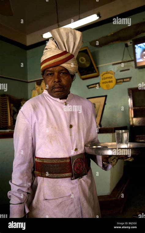 India Restaurant Waiter Hi Res Stock Photography And Images Alamy