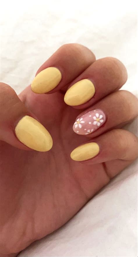 yellow flower nails Vernis à ongles Idées vernis à ongles Ongles de