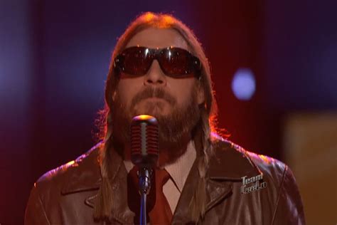 Nicholas David Wonders 'What's Going On' During His Performance on 'The Voice'