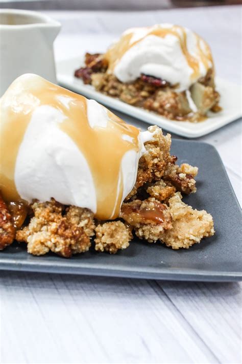 This cozy & healthy apple crisp recipe is full of cinnamon sugar apples, and it's heavy on the crumble. Keto Apple Crisp | Recipe | Keto, Apple crisp, Apple crisp ...