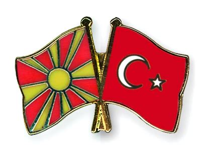 The flag of north macedonia is the national flag of the republic of north macedonia and depicts a stylized yellow sun on a red field, with eight broadening rays extending from the center to the edge of the field. Flaggen- und Fahnen-Pins Mazedonien-Türkei