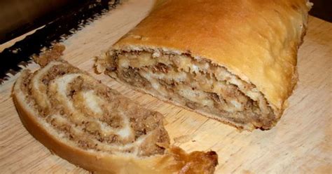 Polish recipes served up with tidbits of folklore, customs, and history. Potica / Potiča / Potiza - Slovenian Nut Bread | Grandmothers, Dough recipe and Chang'e 3