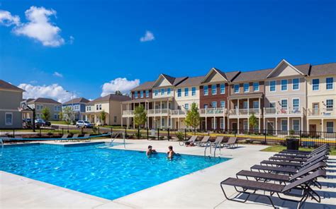 Oxford apartments minutes from ole miss. Highland Square - Reese Vanderbilt & Associates