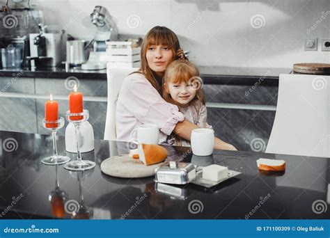 Mother With Daughter In A Kitchen Stock Image Image Of Helping Black 171100309