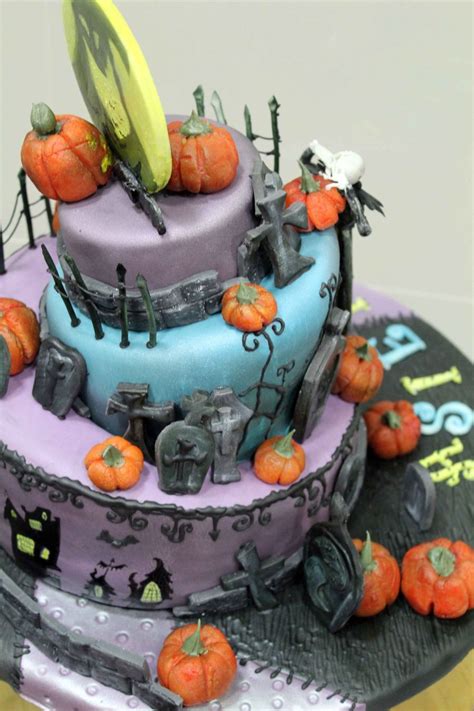 A nightmare before christmas cake?! Nightmare Before Christmas Cake - CakeCentral.com
