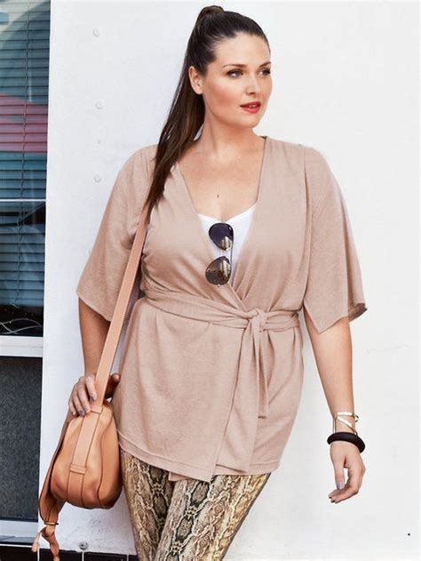 Plus Size Urban Clothing To Match With All Age Groups And All Seasons
