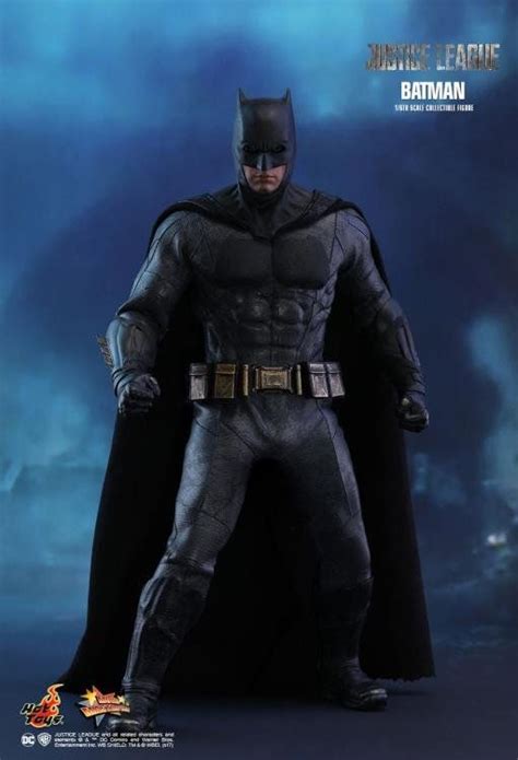 Unfortunately, it seems like a bit of a departure from hot toys' usual brilliance.of course, hot toys' spectacular justice league wonder woman figure is a . Action Figure Batman: Liga da Justiça (Justice League ...