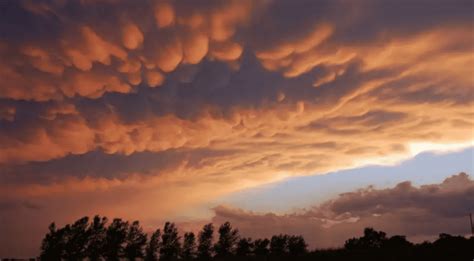 10 Rarest Cloud Formations