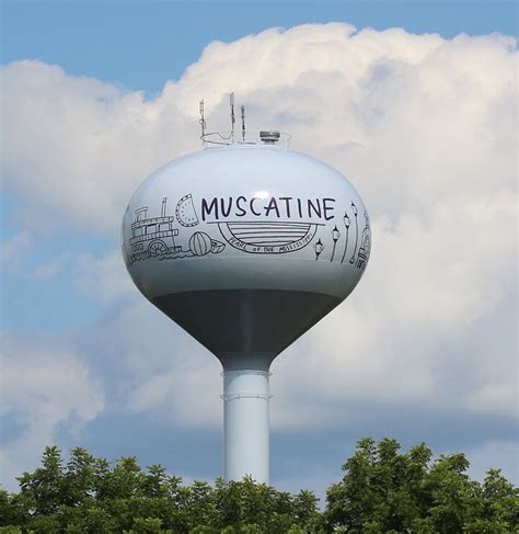 Local Artist Redesigns Muscatine Water Tower Representative Of The Iowa