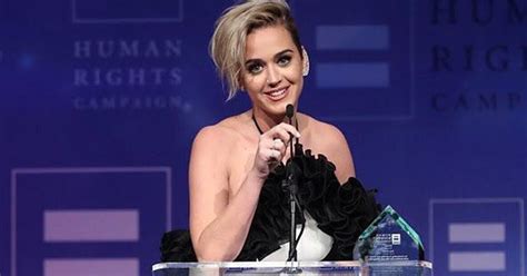 i stand with you katy perry s emotional speech for lgbtq equality com imagens