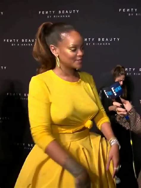 Big Boobs Rihanna And Her Majestic Torpedoes GIF Video