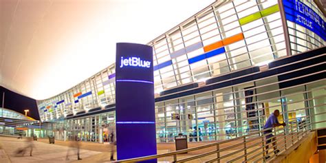 Food and drinks may be served into the room, equipped gym center, express shuttle service(additional charge), billiards, game rooms, internet services, comfortable restaurant, event venues for meetings, car lot. San Juan becomes JetBlue stronghold as other airlines ...