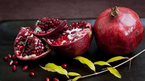 Is pomegranate juice high in sugar? 12 Health Benefits of Pomegranate