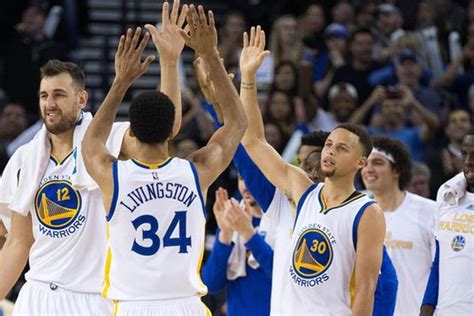 Three minutes later, the warriors had scored 11 unanswered. The Warriors Broke Another Obscure NBA Record Last Night