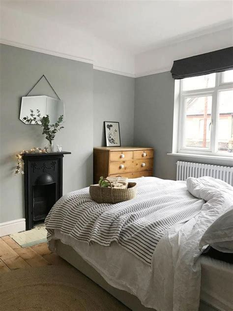 Modern simple master bedroom interior design an apartment with king size bed. 8 accessories that make you want to have a pastel room! | Sage green bedroom, Home decor bedroom ...