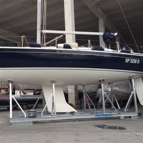 Sailboat Cradle Set 30 Ton Navaltecnosud Boat Stand Srl Adjustable