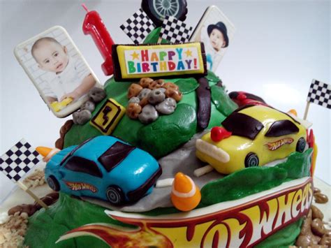 Kueultahkaraktermobil hashtag on instagram photos and videos. KUE ULANG TAHUN COKLAT 3D HOT WHEELS