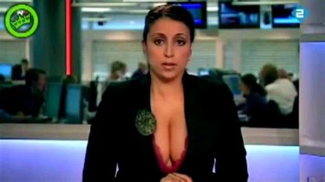 25 Most Embarrassing Moments On Live Tv In 2020 Bloopers