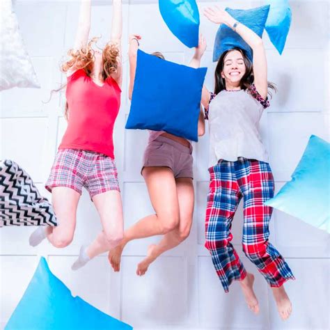 4 Tips For Hosting A Summer Slumber Party Blufashion