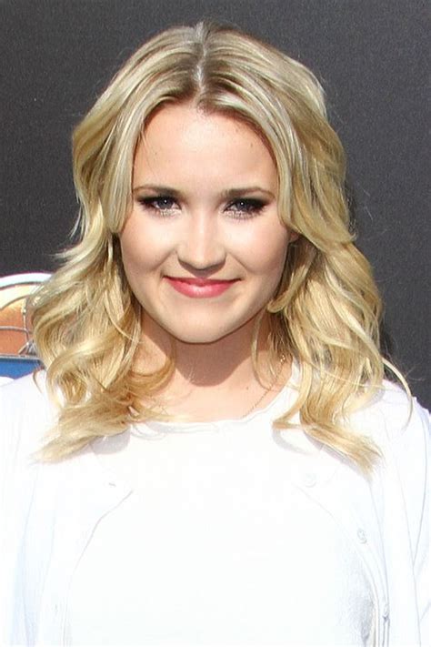 Emily osment sizzles up her own show as a personal chef in 'young & hungry' trailer on abc family. Emily Osment's Hairstyles & Hair Colors | Steal Her Style ...