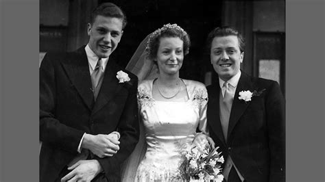 He was the second of three boys born to frederick shortly afterwards, he married jane oriel and they went on to have two children together, robert and susan. David Attenborough - A life on Earth