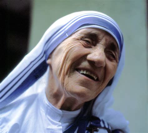 Mother Teresa To Become A Saint This Year The Borgen Project