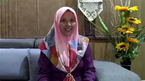 Tentu saja anda akan menyebutkan ayah, ibu, kakek, nenek, bahkan guru di sekolah. Nyanyian Murid & Ucapan Hari Guru 2020 - YouTube